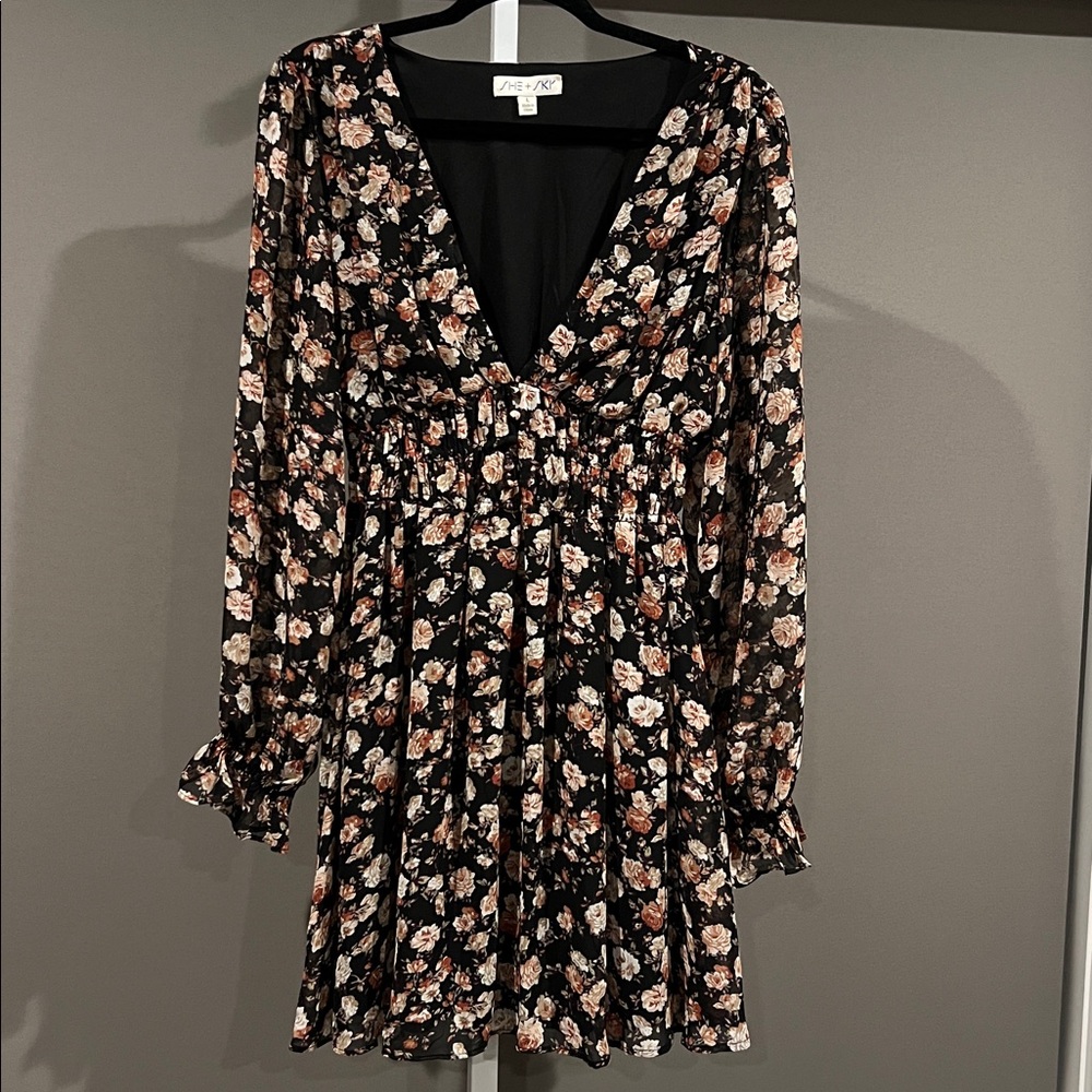 She + Sky Black Floral V-Neck Long Sleeve Tiered Dress
